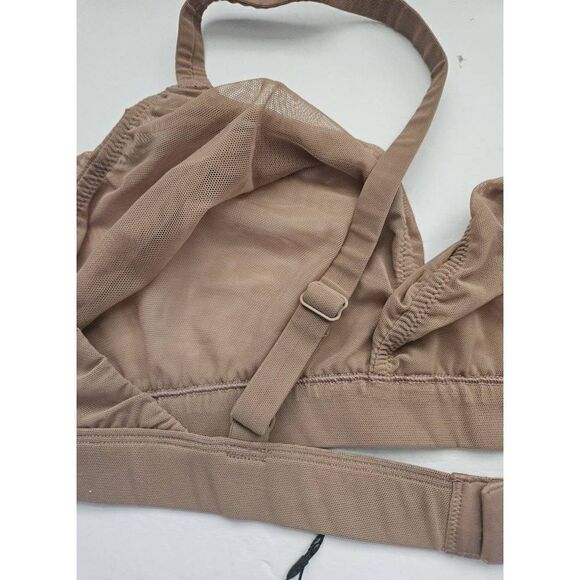 Skims Triangle bra Nwt - Picture 4 of 9